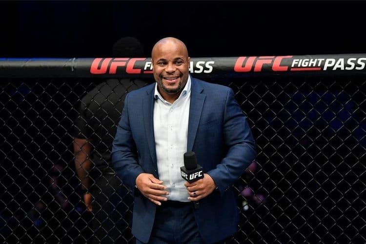 Renato Moicano é sugerido para substituir Dan Hooker no UFC 313