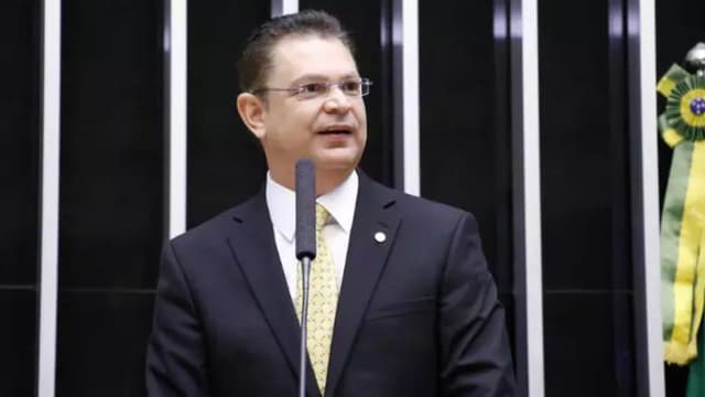 Deputado deve se pronunciar sobre emendas parlamentares em até 48 horas. Reprodução: iG