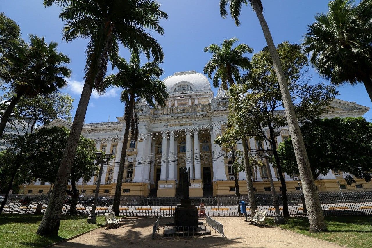 Palácio da Justiça de Pernambuco, cenário da condenação por injúria racial contra zelador. Reprodução: Pernambuco Press