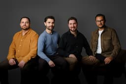 Fundadores da Flex e Maza se unem para expandir serviços financeiros para consumidores de língua espanhola. Reprodução: TechCrunch