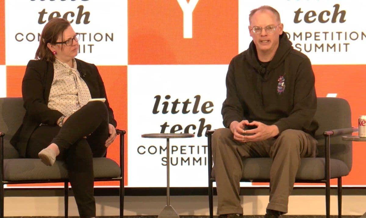 Tim Sweeney critica Apple e Google durante evento do setor de tecnologia. Reprodução: TechCrunch