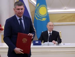 Maxim Reshetnikov alerta que a economia russa está à beira da recessão durante fórum econômico. Reprodução: Business Insider