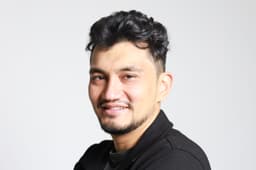 Taalai Djumabaev, ex-Google, agora lidera plataforma educacional para preparar candidatos de TI. Reprodução: Business Insider