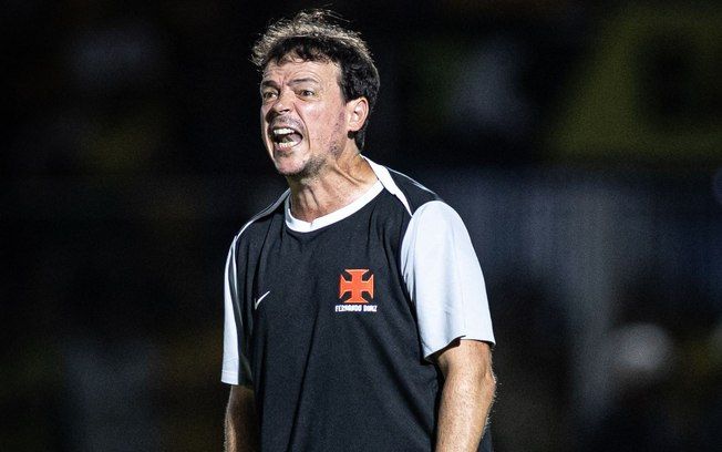 Vasco pressiona a Chapecoense em busca do gol, mas fica no empate.. Reprodução: Esporte