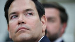 Marco Rubio em reunião com países europeus para discutir a guerra na Ucrânia em Paris. Reprodução: ultimossegundo.ig