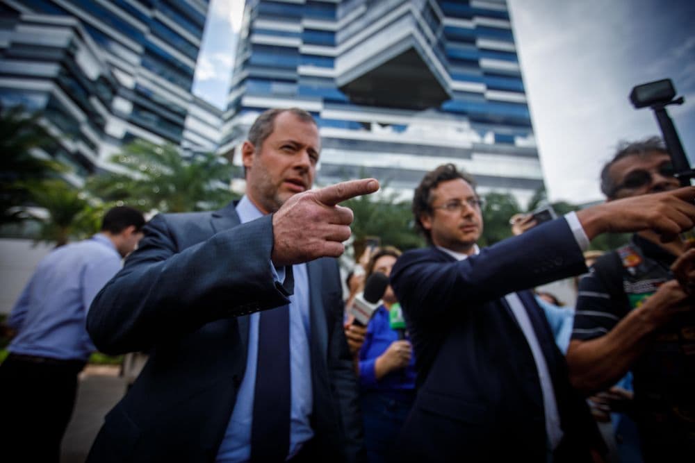 Advogados de Bolsonaro prestam depoimento na investigação sobre delação premiada de Mauro Cid. Reprodução: Globo