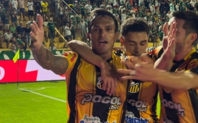 [Palmeiras leva derrota com show do ex-São Paulo]. Reprodução: Esporte