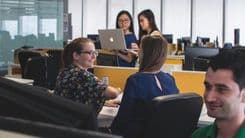 Jovens encontram oportunidades de emprego em setores antes ignorados por gerações passadas. Reprodução: IGN Brasil