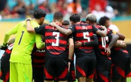 Torcida do Flamengo expressa preocupação com possíveis negociações de jogadores-chave, como Pedro e Bruno Henrique.; Legenda da imagem. Reprodução: ESPN