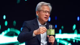 Jensen Huang, CEO da Nvidia, em debate sobre a bolha da IA. Reprodução: Globo