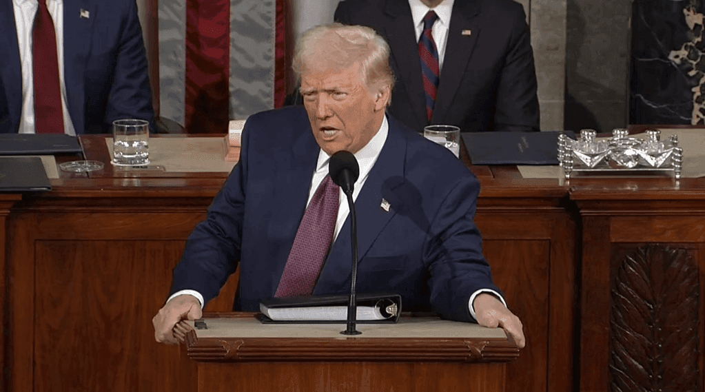 Trump ameaça demitir funcionários federais descontentes
