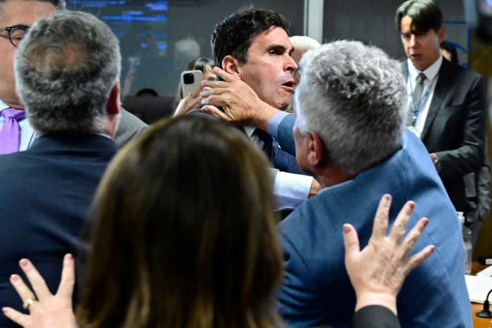 Parlamentares discutem quebra de sigilo na CPMI do INSS. Reprodução: Oglobo