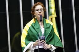 Audiência decidirá sobre libertação da deputada Carla Zambelli em Roma, baseada em problemas de saúde. Reprodução: Globo