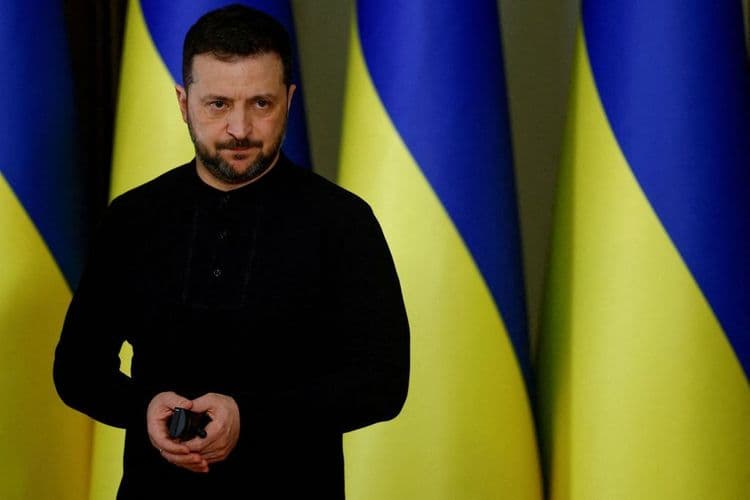 Zelensky e Macron discutem segurança da Ucrânia