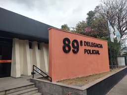 Homem de 33 anos é assassinado às margens da Rodovia Joaquim Mariano de Souza em Resende (RJ). Legenda da imagem. Reprodução: Globo