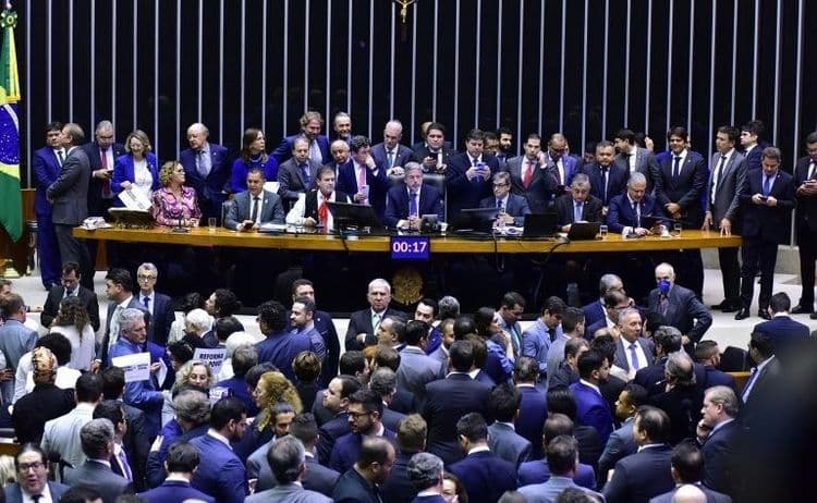 Análise sobre os efeitos das reformas eleitorais de 2017 na fragmentação partidária. Reprodução: Globo