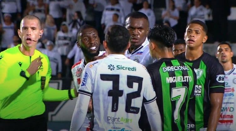 Miguelito permanece custodiado aguardando audiência; pena pode chegar a cinco anos. Legenda da imagem. Reprodução: Globo