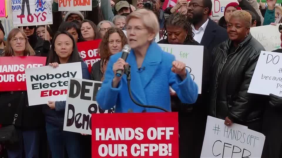 Democratas enfrentam desafios enquanto Trump ganha força