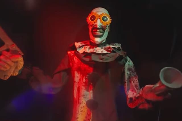 Art the Clown brilha no Halloween Horror Nights em Orlando e Hollywood. Legenda da imagem. Reprodução: Retorno do item 11