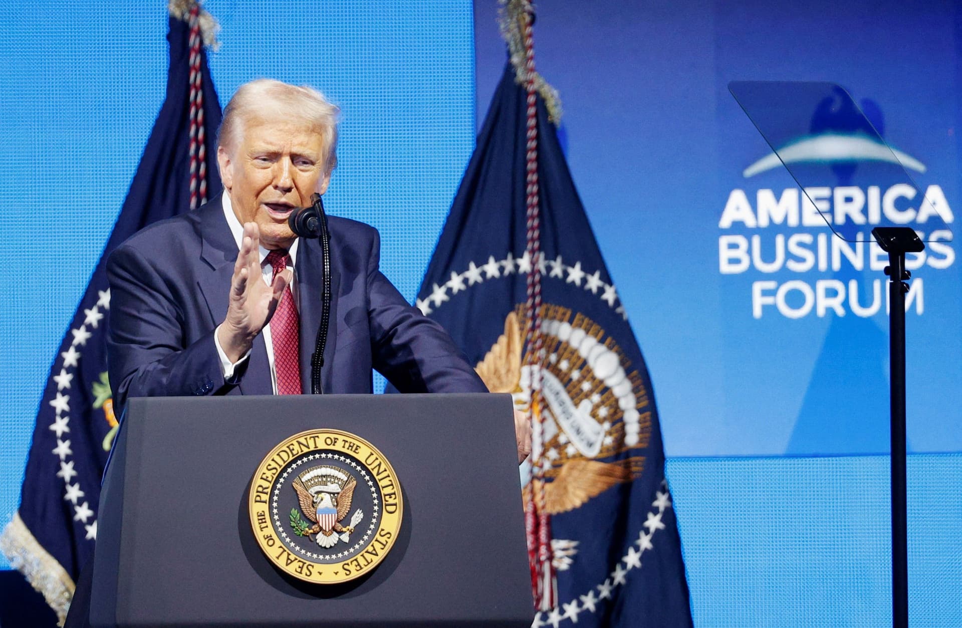 Trump discursa em fórum de negócios em Miami, em 5 de novembro de 2025. Legenda da imagem. Reprodução: Retorno do item 11