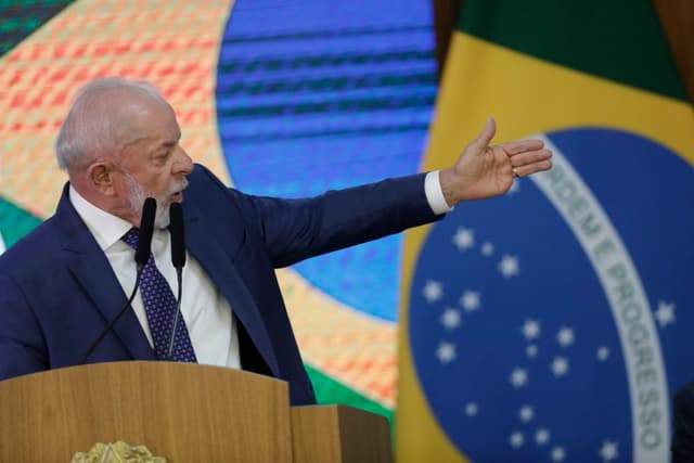 Governo anuncia pacote de medidas para auxiliar empresas brasileiras afetadas por tarifas de Donald Trump. Reprodução: O Globo