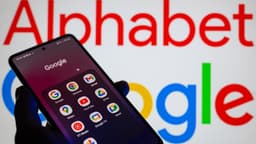 Ads da rede do Google agora aparecem em chats de chatbots. Reprodução: TechCrunch
