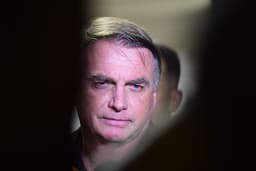 Bolsonaro menciona possibilidade de prisão iminente