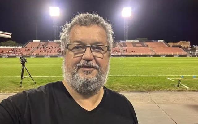 Despedida a Acaz Fellegger, jornalista formado pela FIAM, lembrado como guerreiro da imprensa. Legenda da imagem. Reprodução: Retorno do item 11