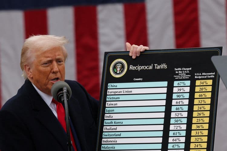 Donald Trump discute acordos comerciais e estratégias de combate à concorrência chinesa. Legenda da imagem. Reprodução: Globo