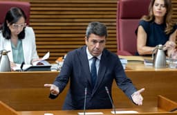 Presidente Carlos Mazón esclarece pagamento de refeição de 853 euros durante sessão de controle na Generalitat. Reprodução: El País