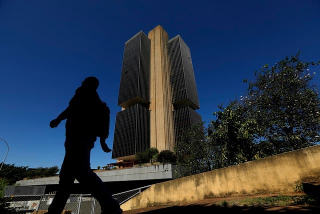 [Fachada do Banco Central em Brasília, tema: superávit público em outubro]. Reprodução: Oglobo