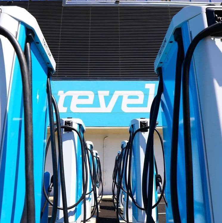 Revel Inaugura Hub de Carregamento Rápido em São Francisco