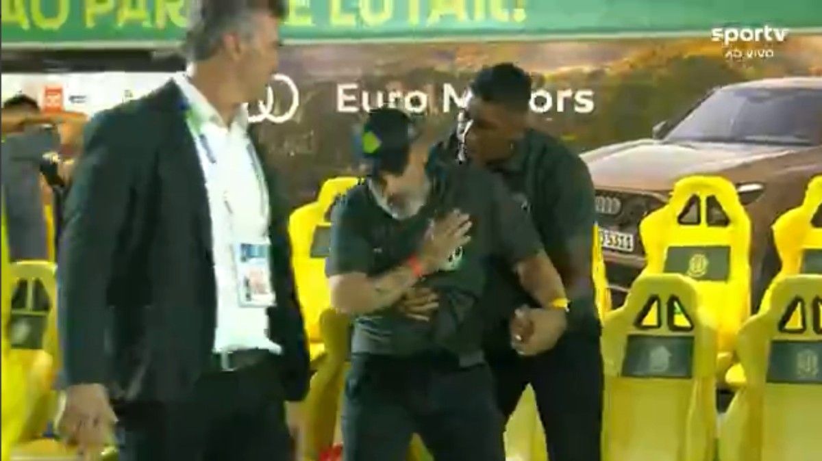 Guanaes é contido por seguranças após Mirassol x Cruzeiro. Reprodução: Ge