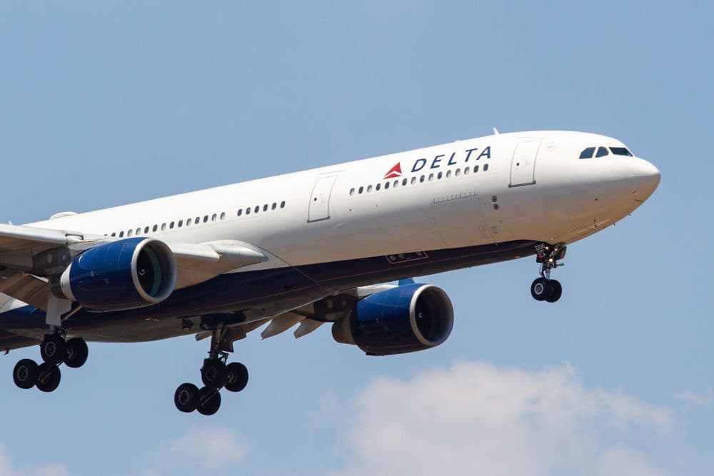 Avião da Delta pousa na ilha Terceira após desvio devido a problema no motor. Reprodução: Business Insider