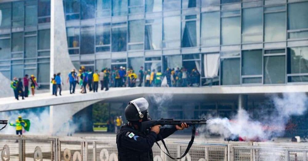 Anistia Política em Brasília: PT Contra o PL