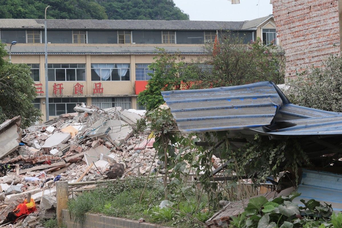 Terremoto de magnitude 5,2 derruba prédios e deixa ao menos dois mortos na China