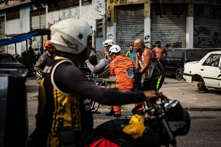 Prefeito Eduardo Paes anuncia plano de segurança viária para reduzir acidentes com motociclistas no Rio. Reprodução: Globo