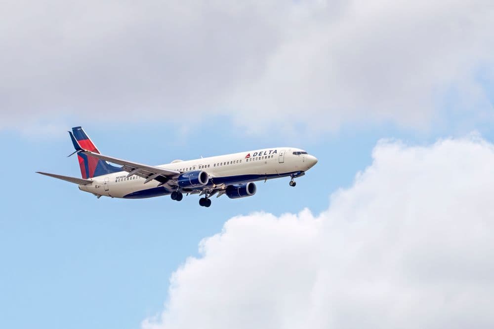 Delta enfrenta reação negativa ao anunciar uso de IA para definir tarifas aéreas.; Reprodução: Business Insider
