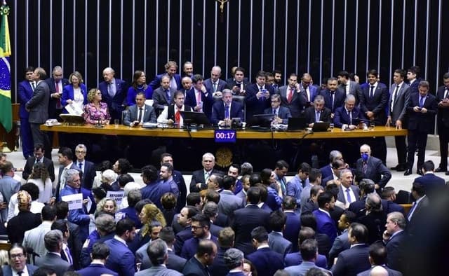 Análise sobre os efeitos das reformas eleitorais de 2017 na fragmentação partidária. Reprodução: Globo