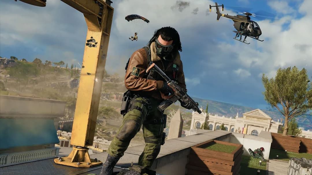Jogador em ação em Call of Duty: Warzone, que será descontinuado no PS4 e Xbox One.