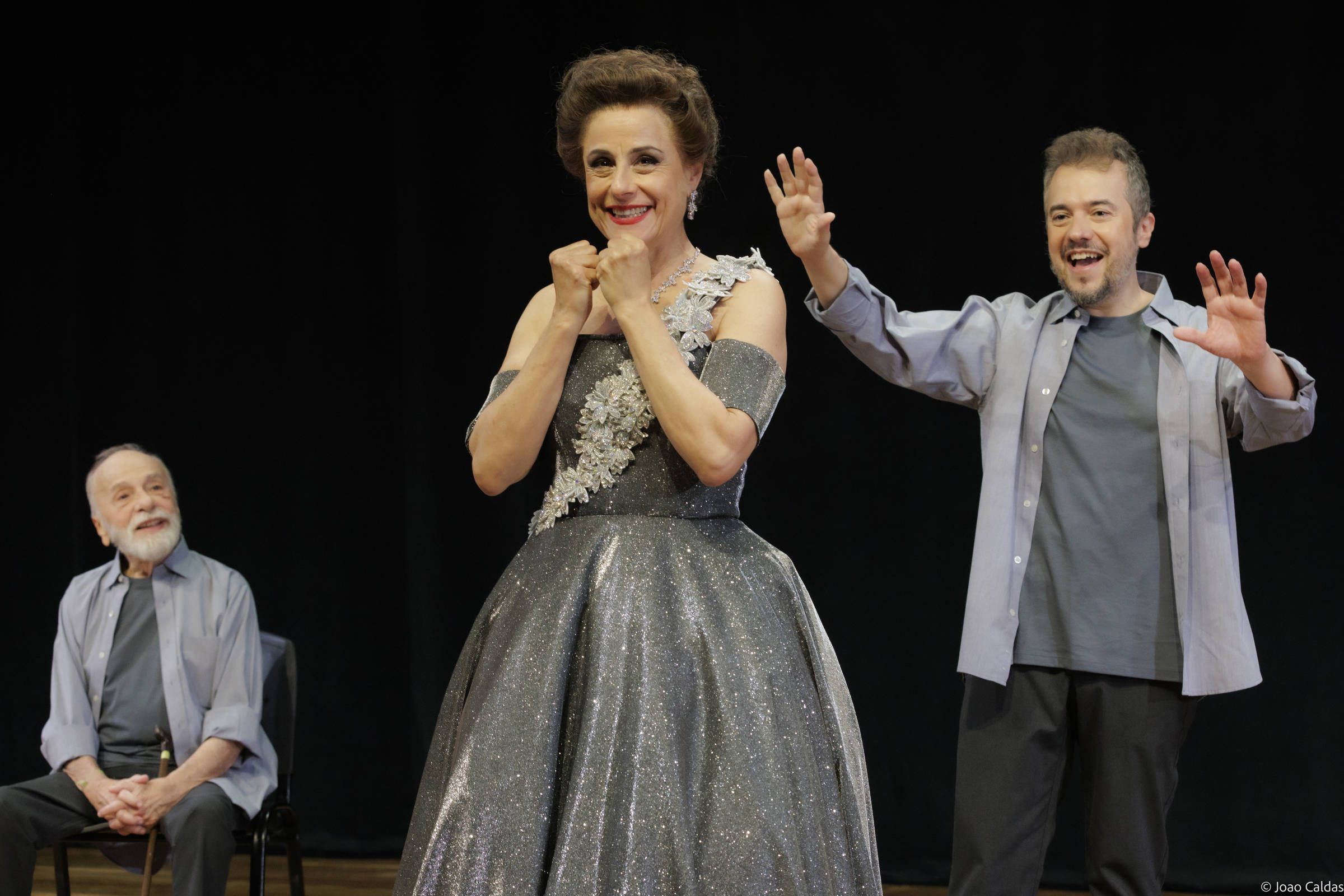 Soraya Ravenle d� bronca em espectadora por uso de celular em musical - Foto: Folha de S.Paulo