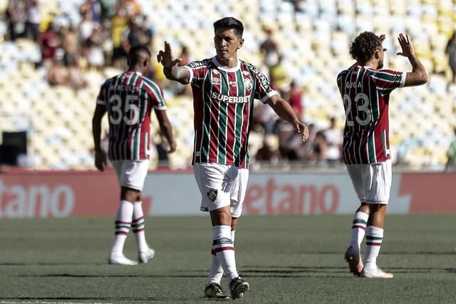 Fluminense vence Nova Iguaçu e sobe no Carioca