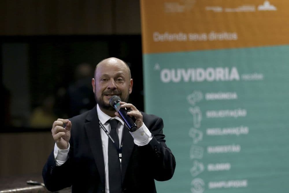 Gilberto Waller discute reestruturação e medidas contra fraudes em reunião. Reprodução: CNN Brasil