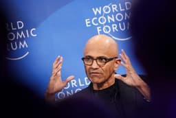 Satya Nadella discute como memes influenciam a cultura da Microsoft. Reprodução: Business Insider