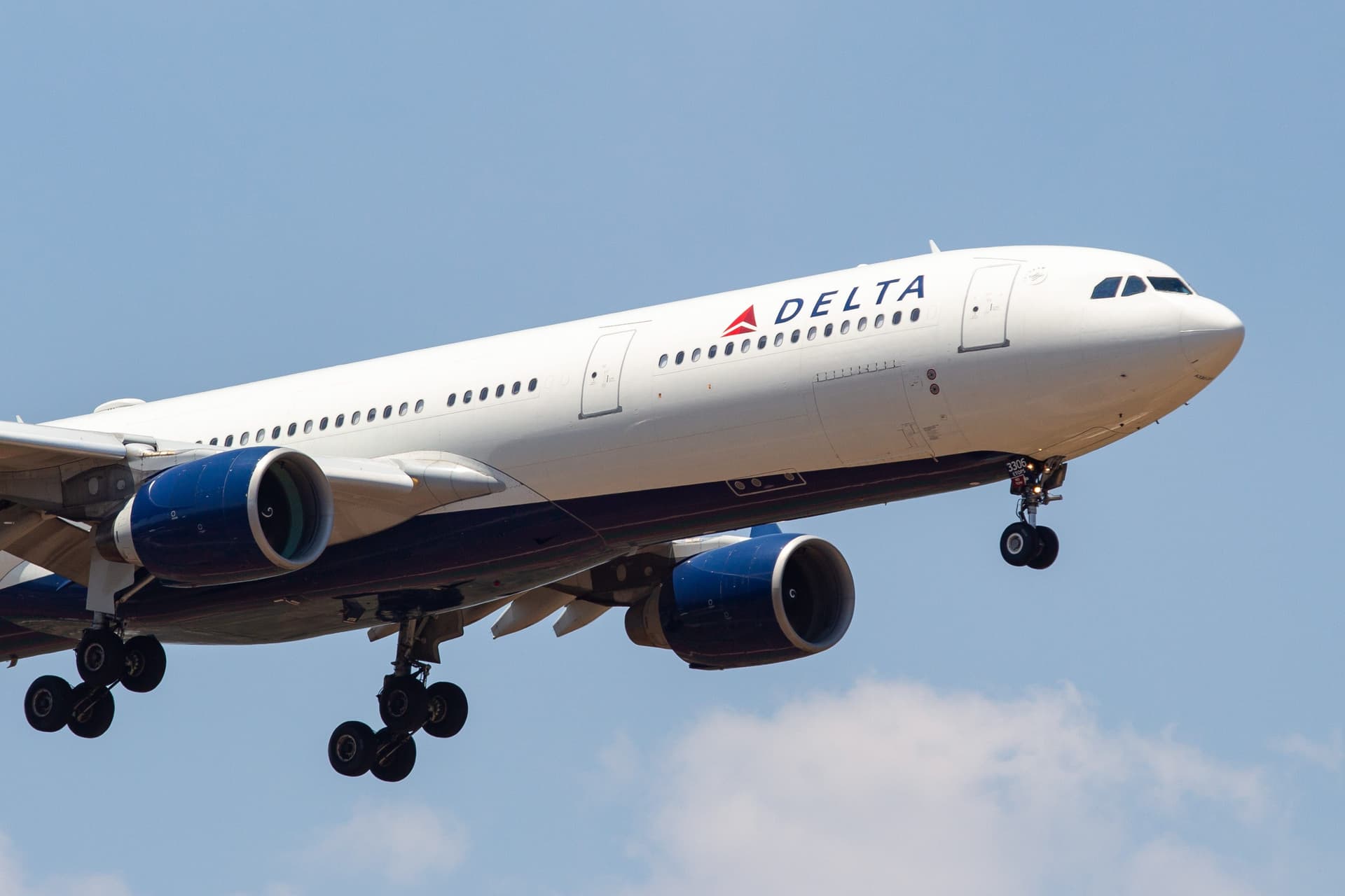 Avião da Delta pousa na ilha Terceira após desvio devido a problema no motor. Reprodução: Business Insider