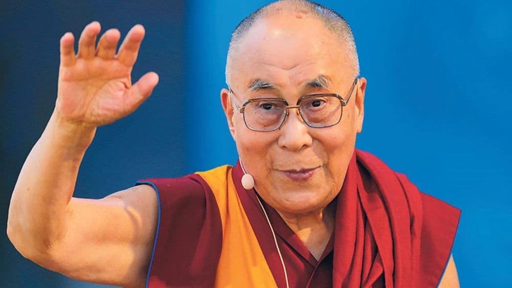 Dalai Lama celebra 90 anos com cerimônia e orações em McLeod Ganj, entre tibetanos exilados. Reprodução: Globo
