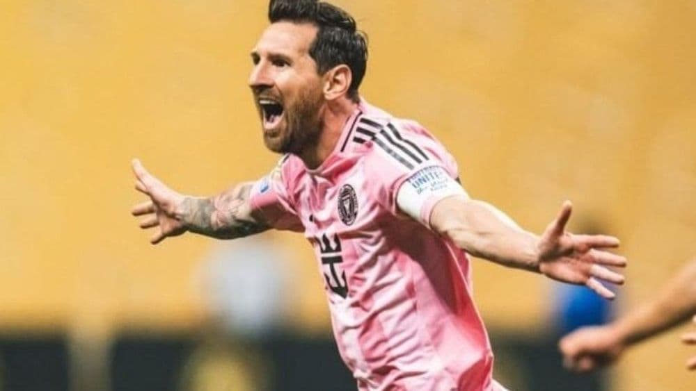 Messi marca seu 68º gol de falta e se aproxima de Pelé. Reprodução: iG Esporte