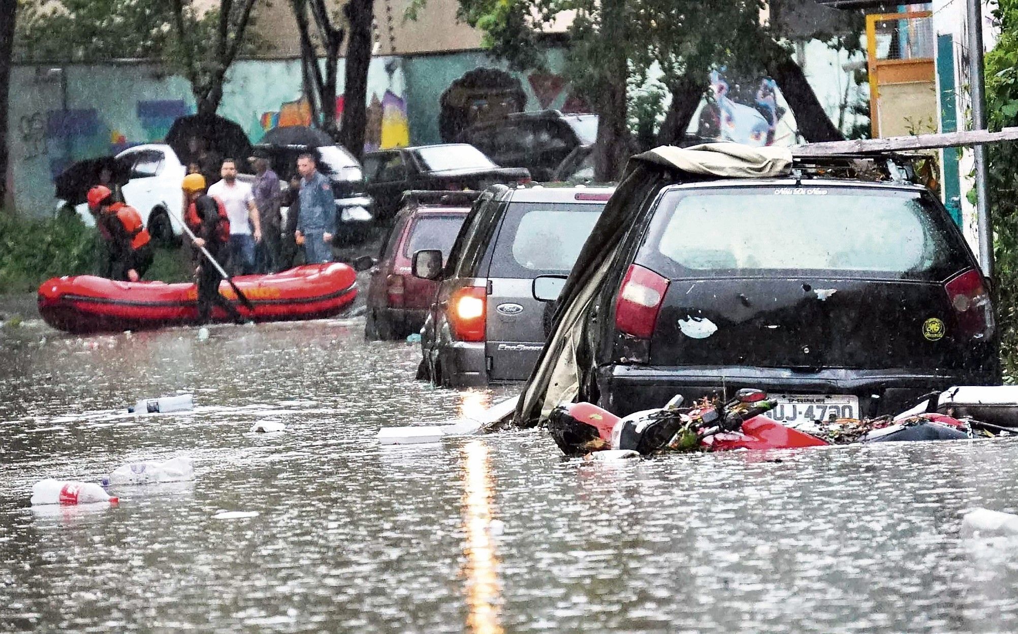 Rua alagada em São Paulo, 47% de aumento em meio a promessas não cumpridas.. Reprodução: Oglobo