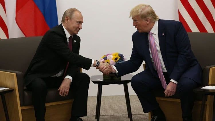 Trump e Putin iniciam negociações sobre a Ucrânia