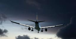 Famosos com medo de avião e suas histórias impactantes